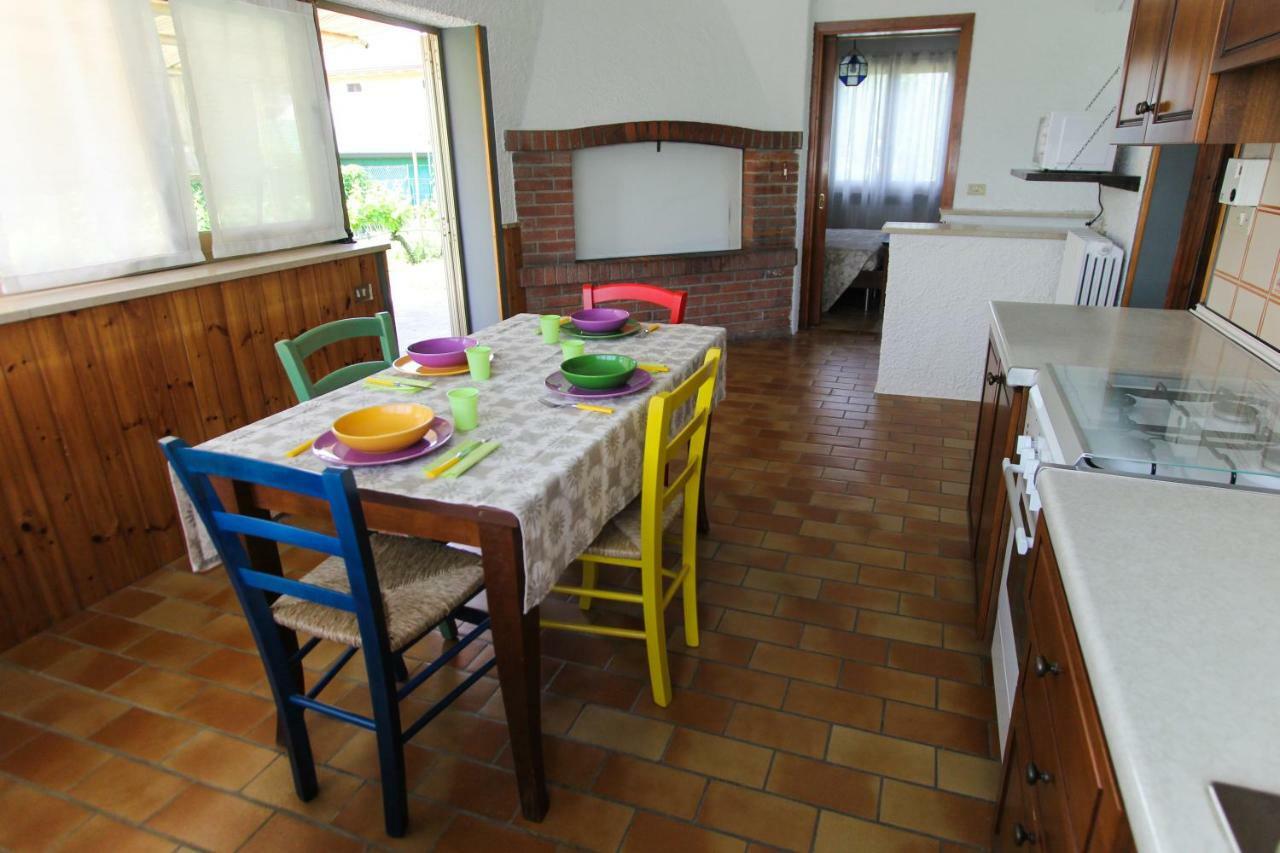 Вилла La Petite Maison Сирмионе Экстерьер фото